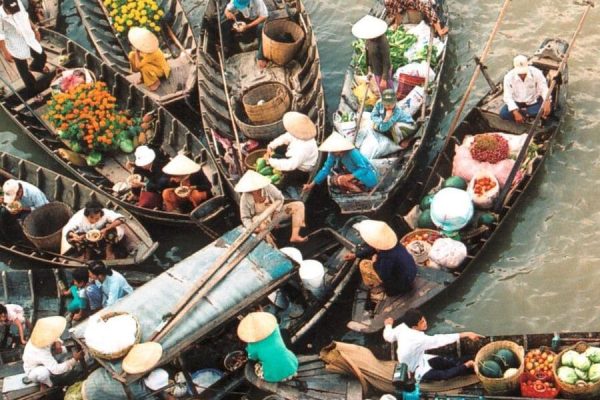 Cai Be Floating Market - Vietnam War History Tour