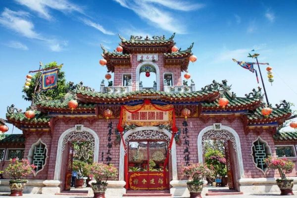 Cantonese congregation - Vietnam Art Tour