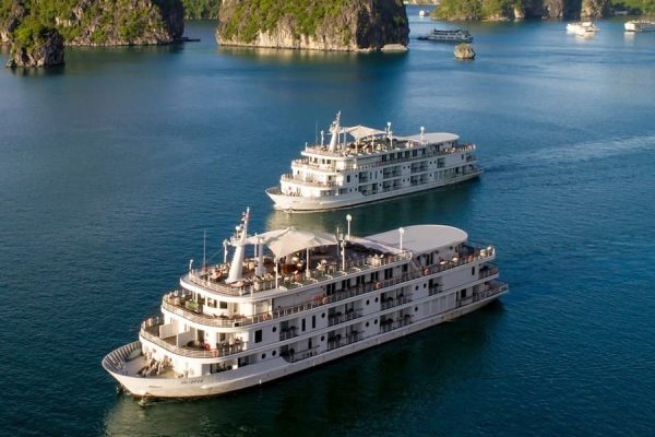 Halong Bay cruise ship - Vietnam Art Tour