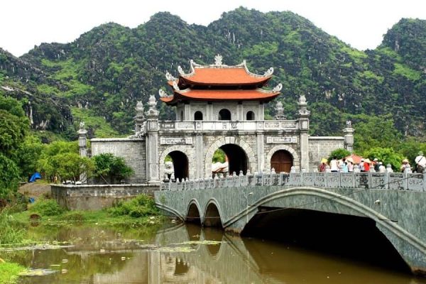 Hoa Lu, Tam Coc - Vietnam Northern Landscape Tour