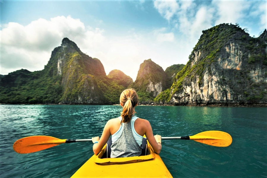 Kayaking At Titop and Luong Cave - Vietnam School TRip