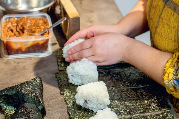 Onigiri Cooking Lesson -Japan school trips