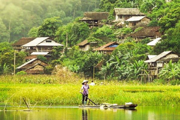 Pac Ngoi Village - Vietnam School Trip