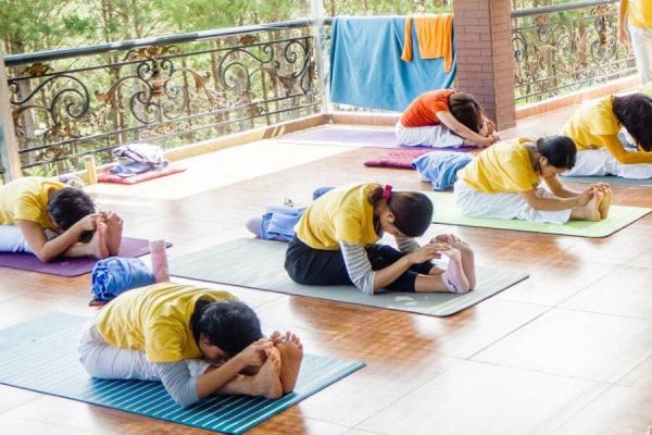 Sivananda Yoga in Dalat - Vietnam School Trip