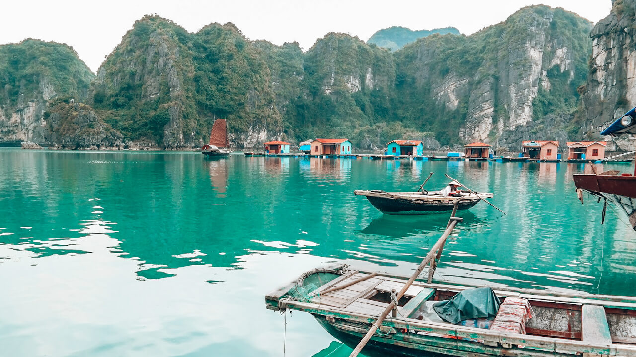 Halong-Best Destinations for Vietnam School Trip